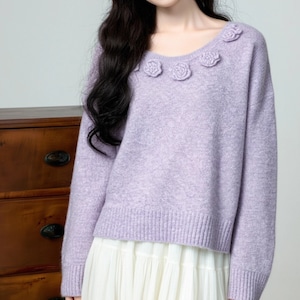 フラワーデコクルーネックニット ・72927 フラワーデコクルーネックニット ・72927