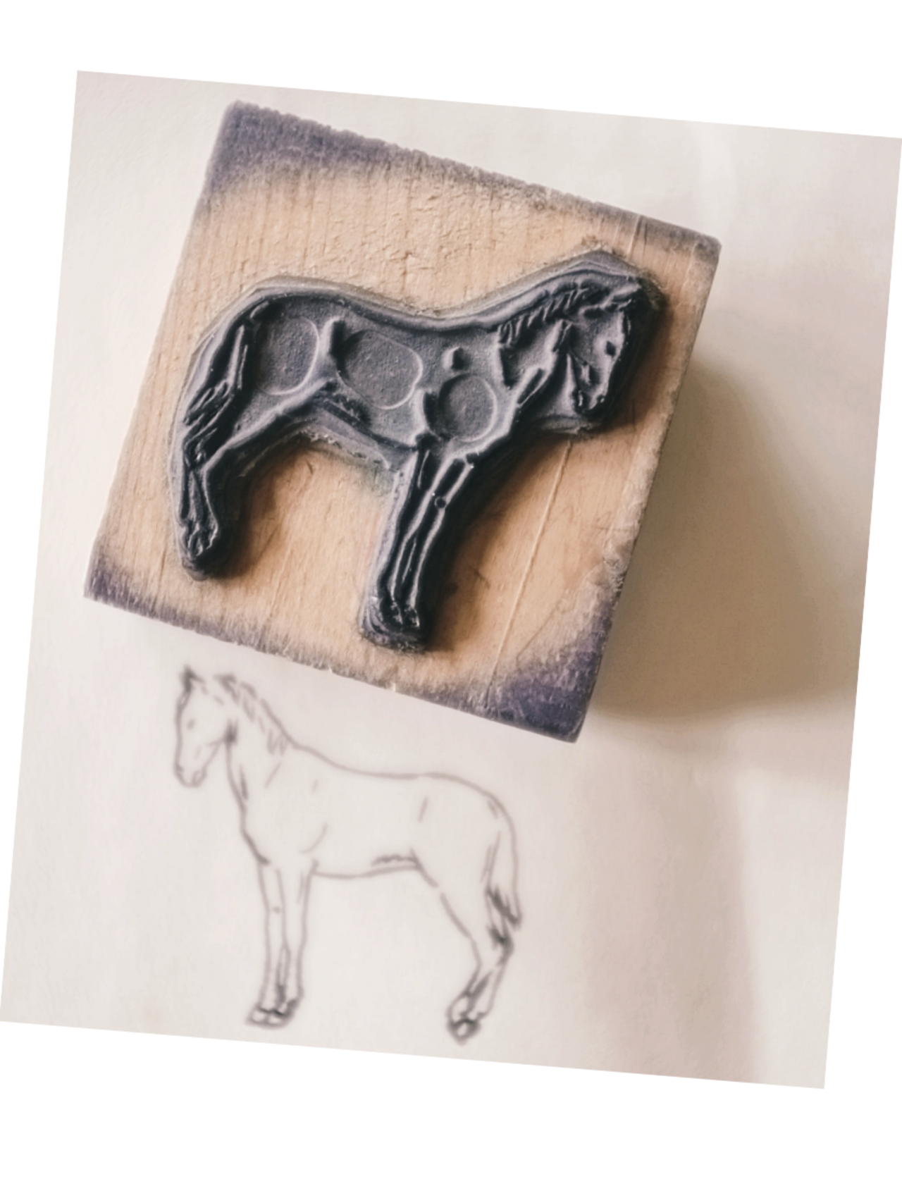 フランス 6c 静かなお馬さんとメランコリーな木製スタンプ ヴィンテージ
