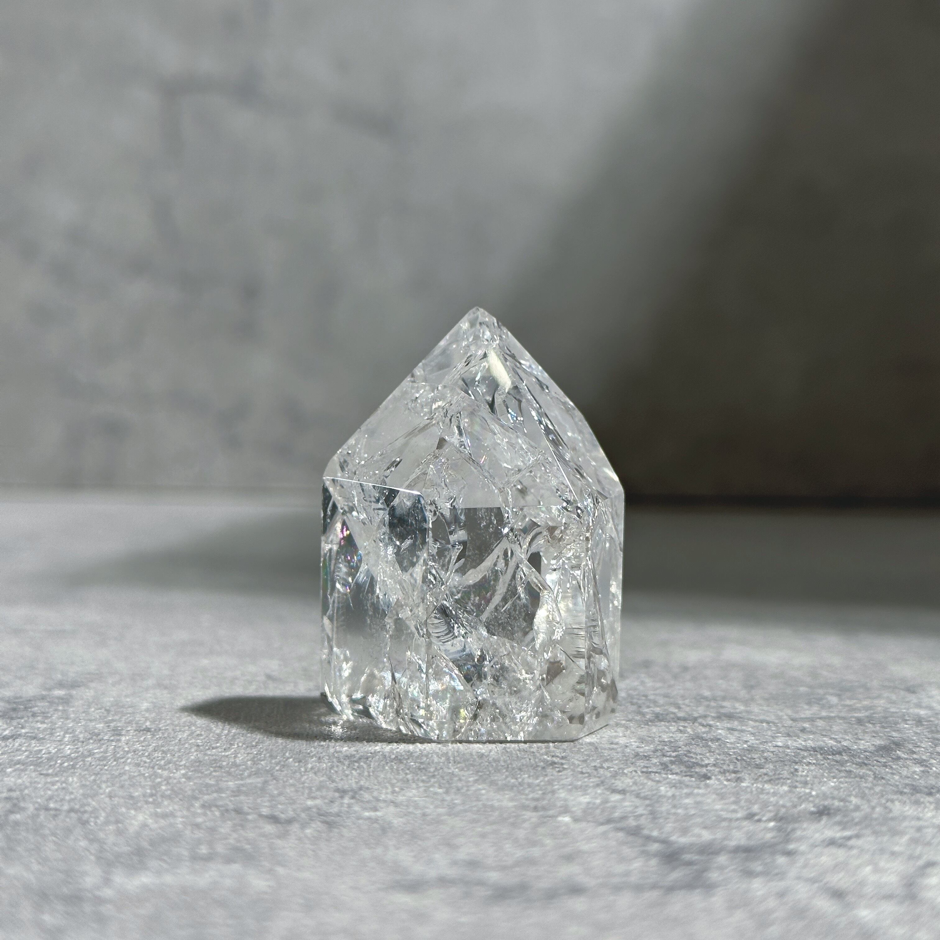 ミナスジェライス産クラッククォーツ タワー型51(アイリスクォーツ) ◇ Crack Quartz (Iris quartz) ◇ 天然石・鉱物・パワーストーン