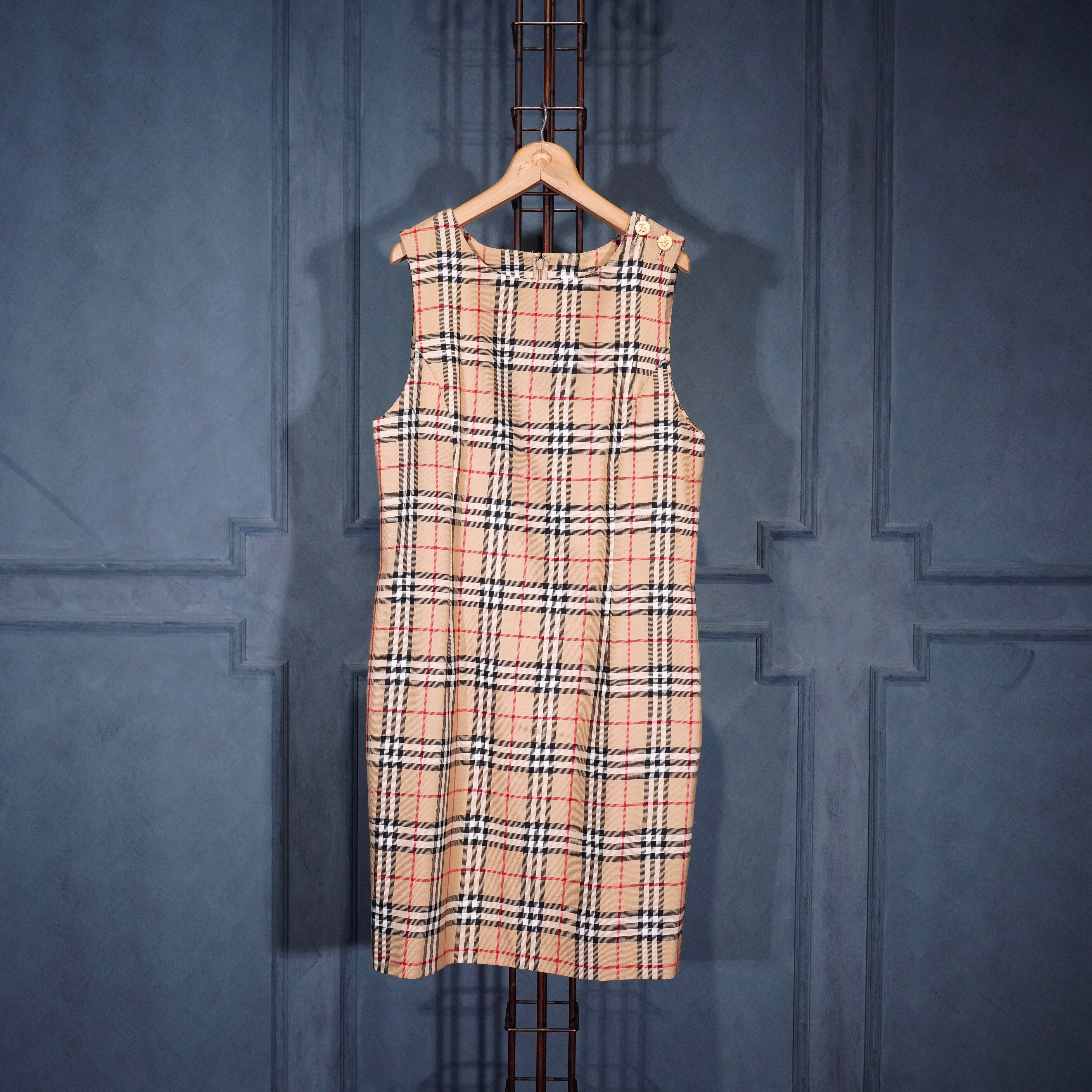 Burberrys CHECK PATTERNED GOLD BUTTON DESIGN WOOL NO SLEEVE ONE