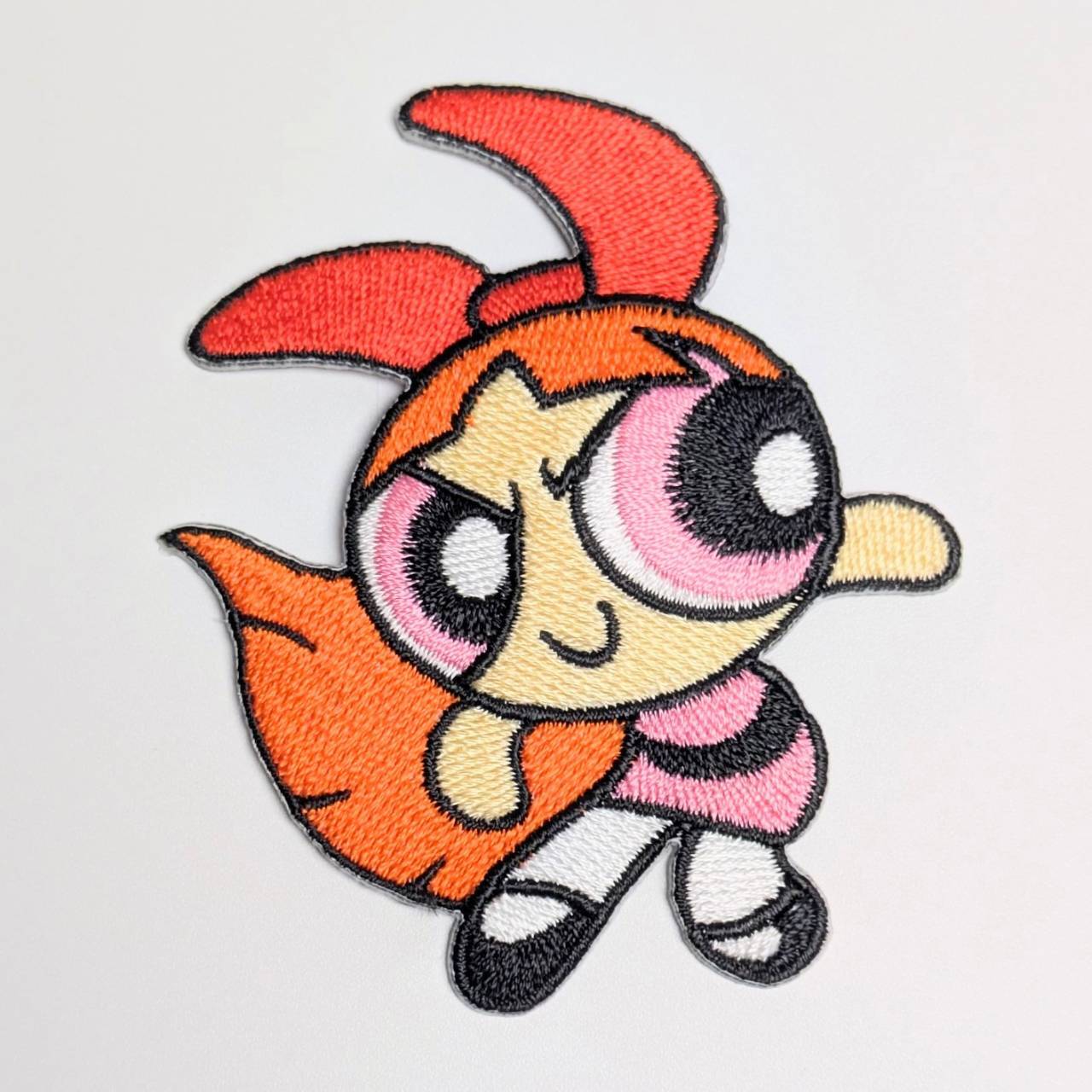 送料無料！ ★刺繍アイロンワッペン★【 The Powerpuff Girls ( パワーパフガールズ ) 】ブロッサム〚アメリカン雑貨 アメトイ〛