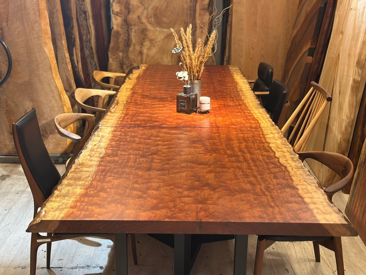 玉杢・共板2枚セット】ブビンガ_3300×1020-1190×60_浅草本店_テーブル