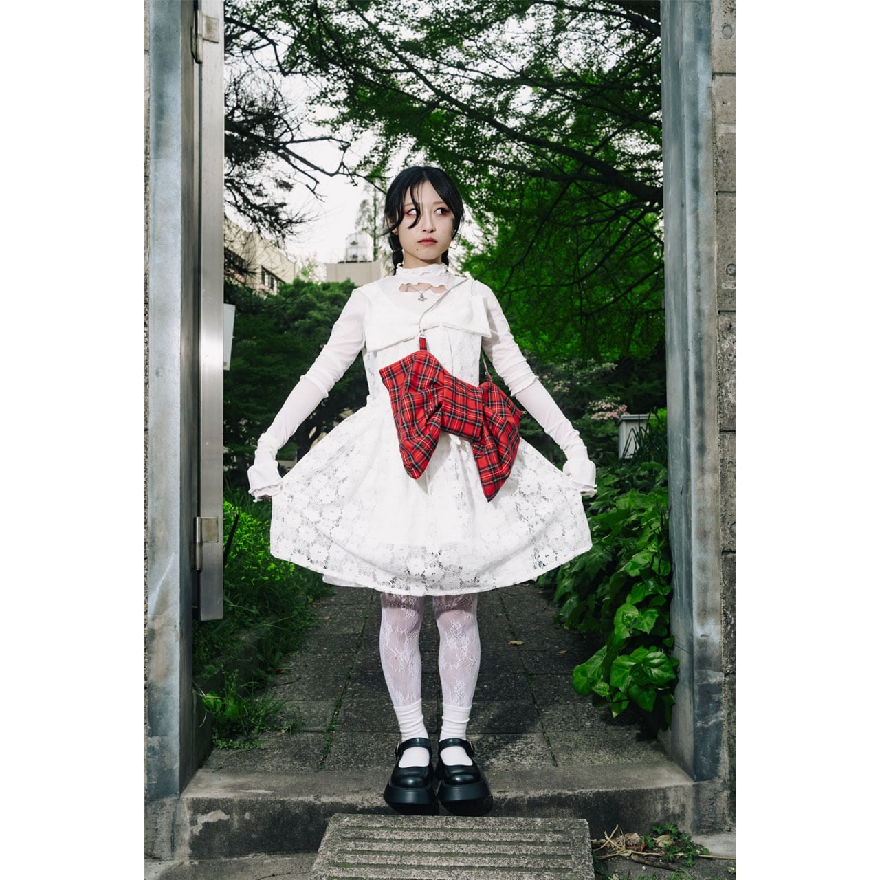 Front ribbon sleeveless onepiece (Flower Lace / Short丈) | roopage