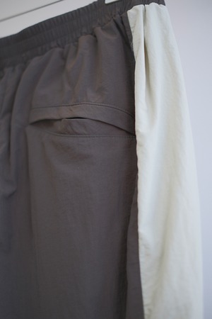 Nylon Easy Pants / BROWN