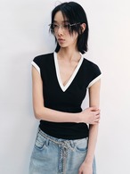 Contrast Line V-neck Tee UH00063