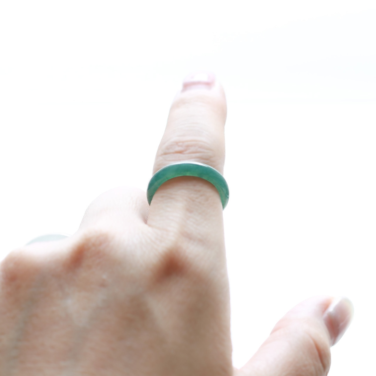 【12,5号】ダークピーコック ！くり抜き甲丸リング A貨翡翠 jd_rg1466