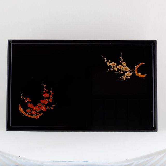 131  輪島塗　平卓／総黒塗／紅白梅蒔絵