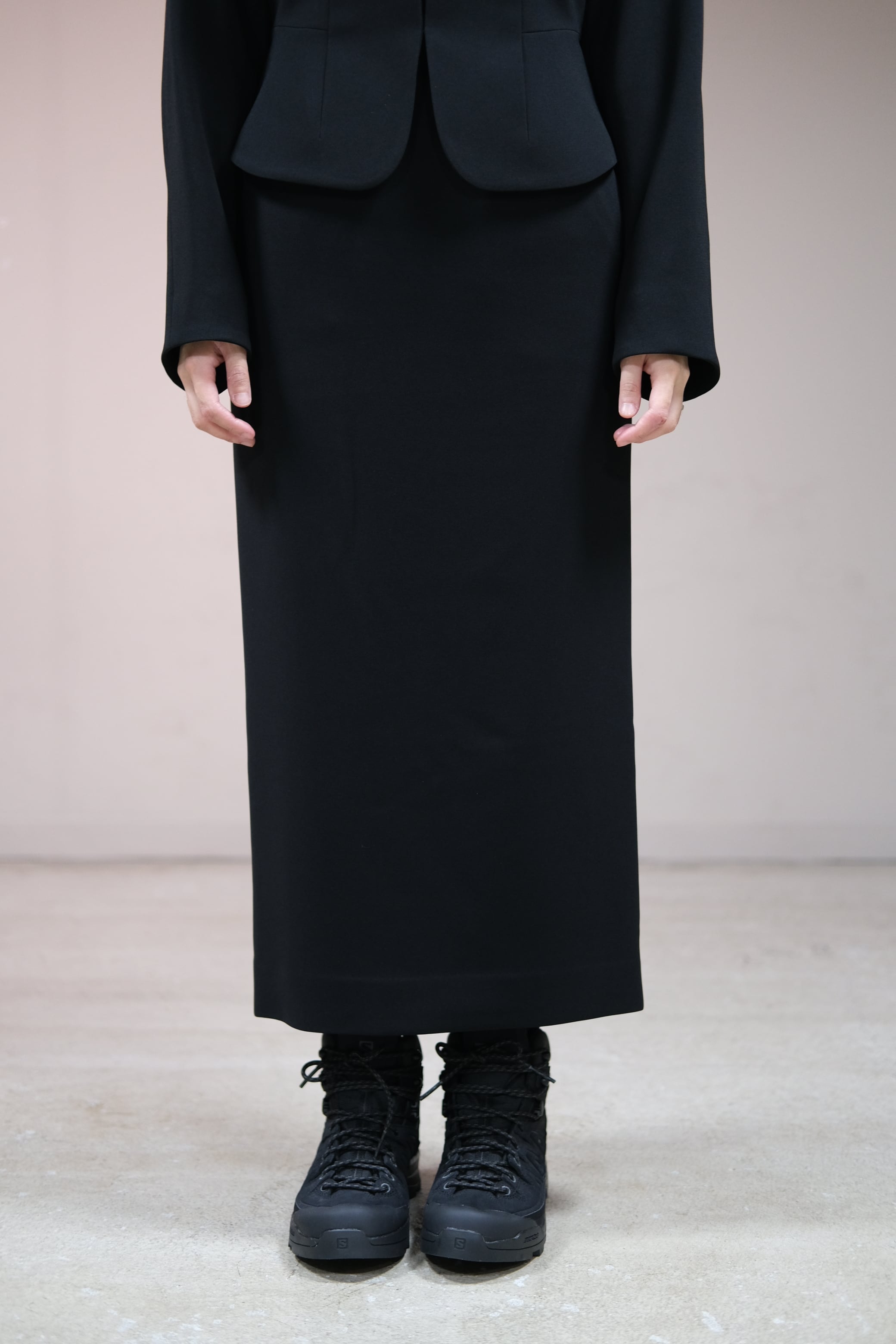 マメクロゴウチ　Acetate Polyester I-Line Skirt Acetate Polyester Curved Line