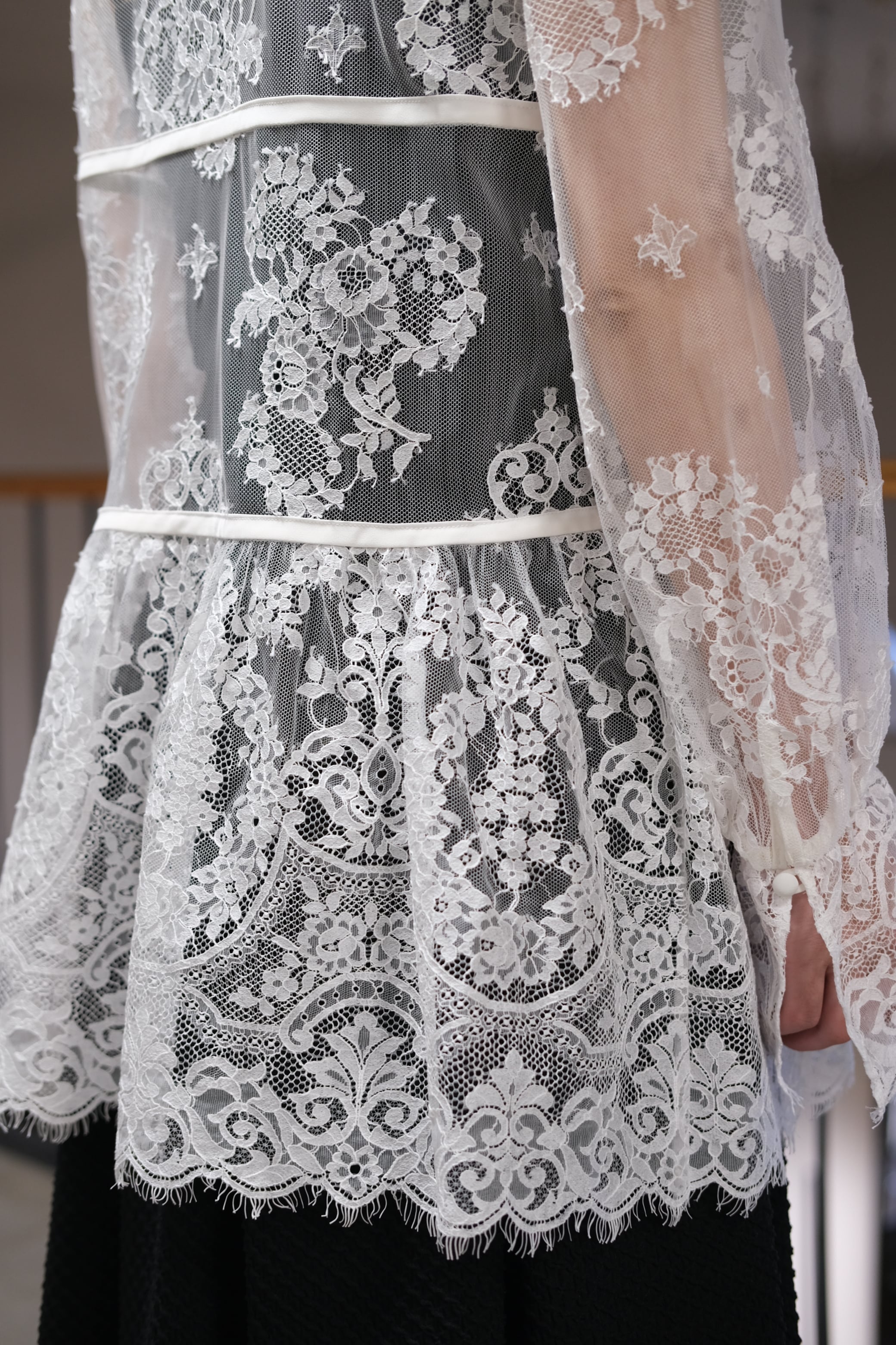 FETICO】LACE GATHERED BLOUSE -White- | loop