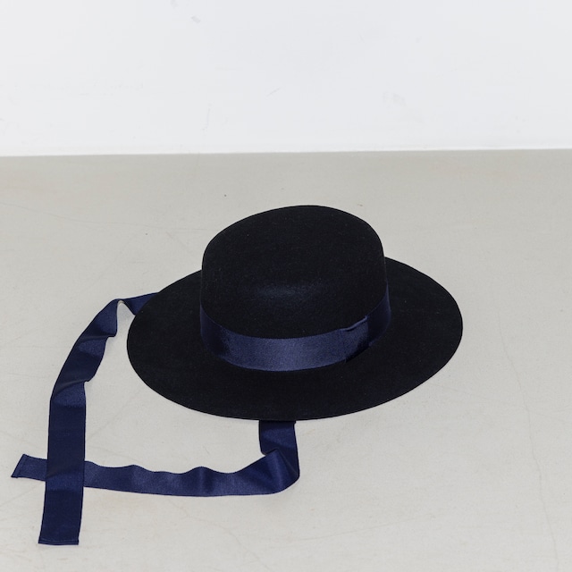 LONG TAPE FELT HAT BLACK [BOATER]