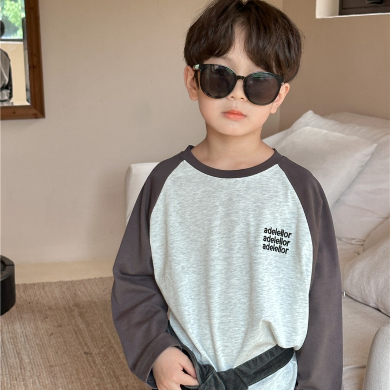 秋英字刺しゅうラグラン長袖Tシャツ