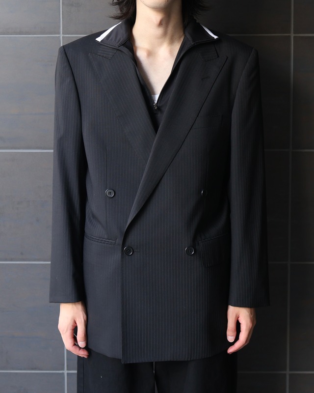 Box silhouette Roundneck mesh knit