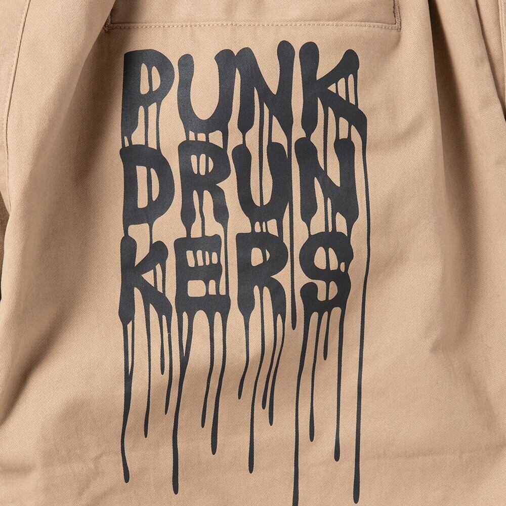 PUNK DRUNKERS】パンクドランカーズ プリントいっぱいチノパン (BEIGE