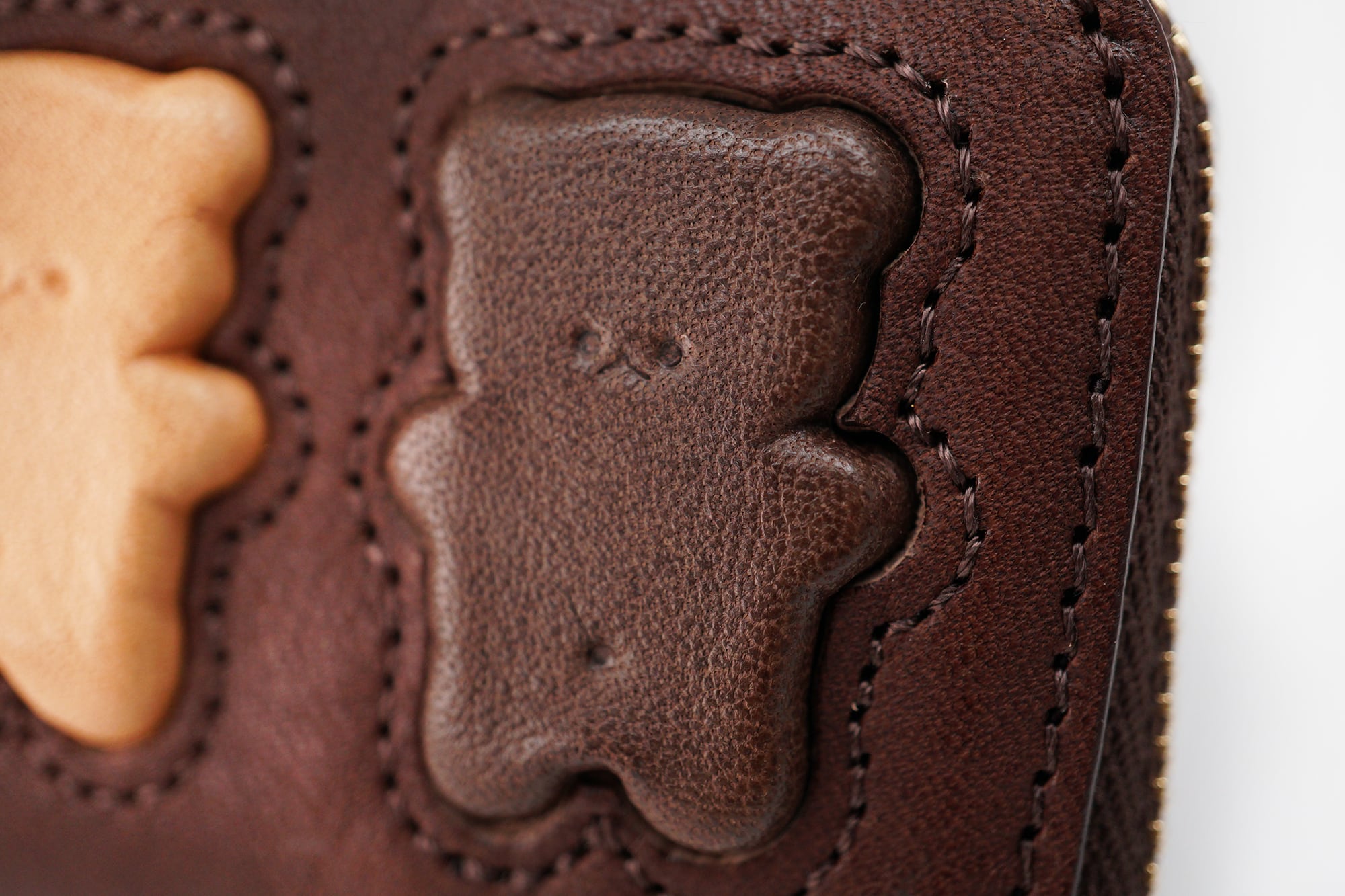 くまちゃんブラウニーキーケース　　お菓子な革小物　アールスフェボリット　新品 くまちゃんブラウニーキーケース（牛革製）／お菓子な革小物