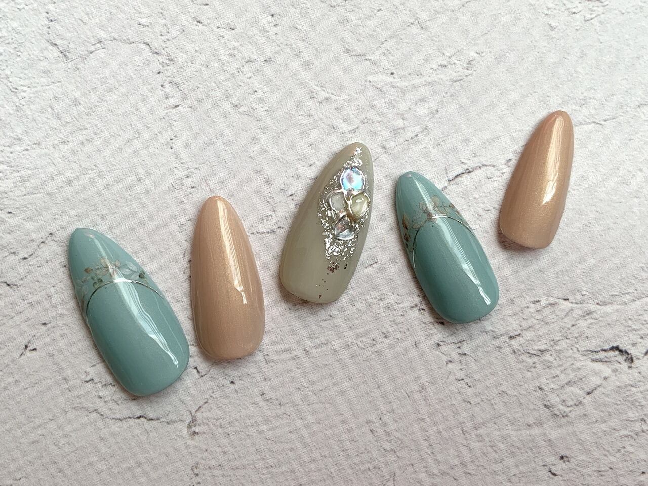 サイズオーダー♡天然石風ニュアンス×ミラーネイルチップ ブルー いれる