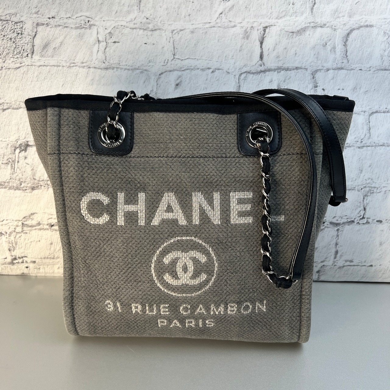 CHANEL シャネル ココマーク ドーヴィル キャンバス ハンドバッグ グレー A-11949