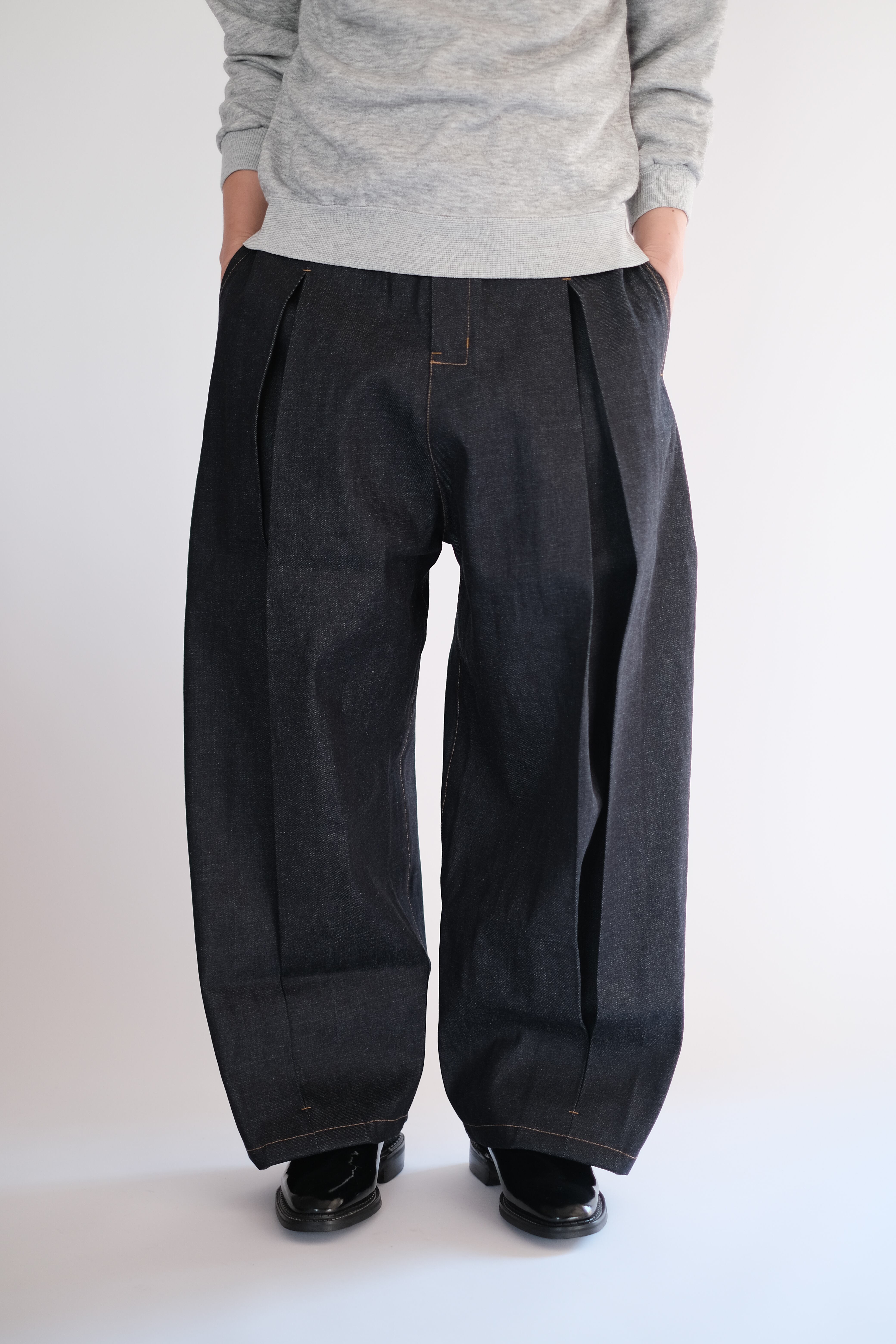 SAGE NATION / DENIM BOX PLEAT TROUSER | LIVING