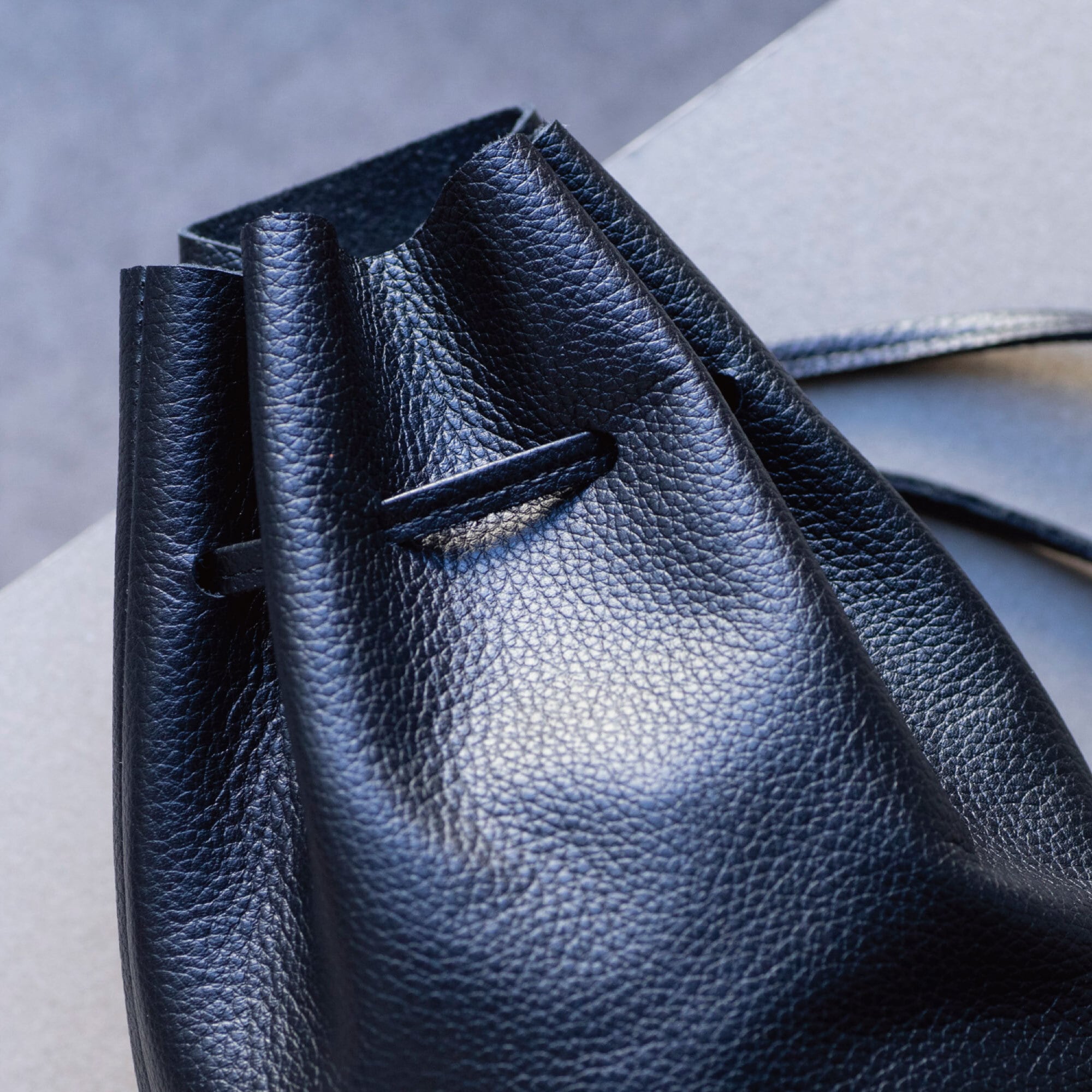 コンパクト巾着バッグ (マットシュリンクレザー) 【ma-02ss