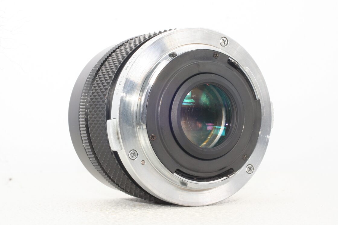 OLYMPUS OM-SYSTEM ZUIKO 35mm f2 メタルフード付 (準広角・単焦点 