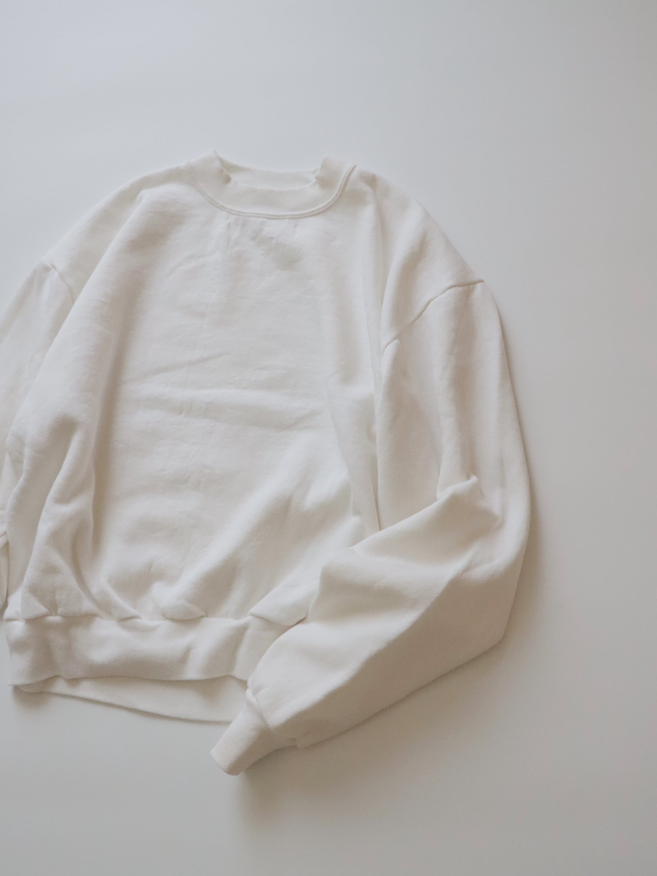 ●80s made in USA white color basic sweatshirt