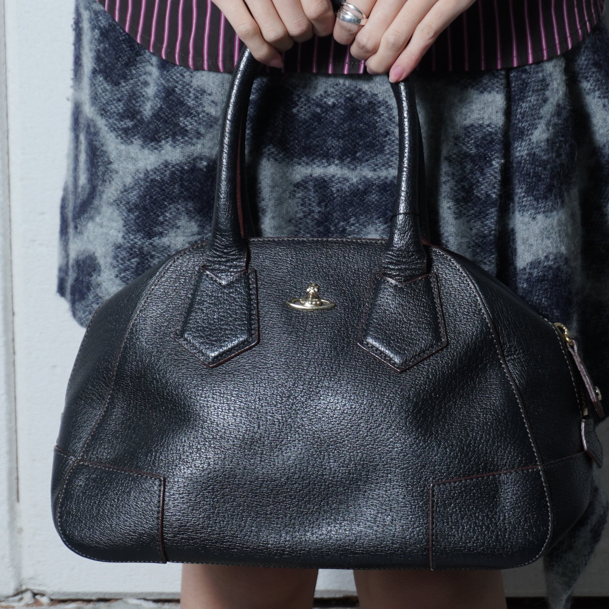 良品✨ヴィヴィアンウエストウッド ハンドバッグ レザー オーブロゴ ブラック Vivienne Westwood】ヴィヴィアンウエストウッド オーブロゴ ヤスミン