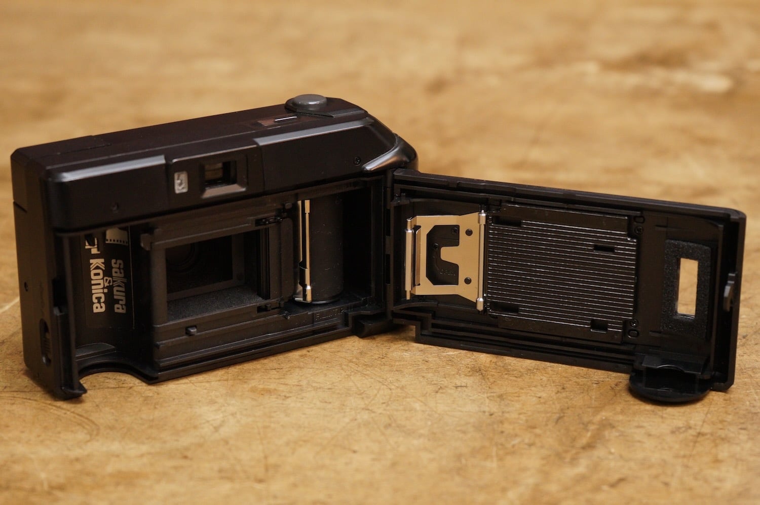 2494FC1 Konica MT-7 コンパクトフィルムカメラ 中古 電池付き 2494FC1 Konica MT-7 コンパクトフィルムカメラ 中古 電池付き