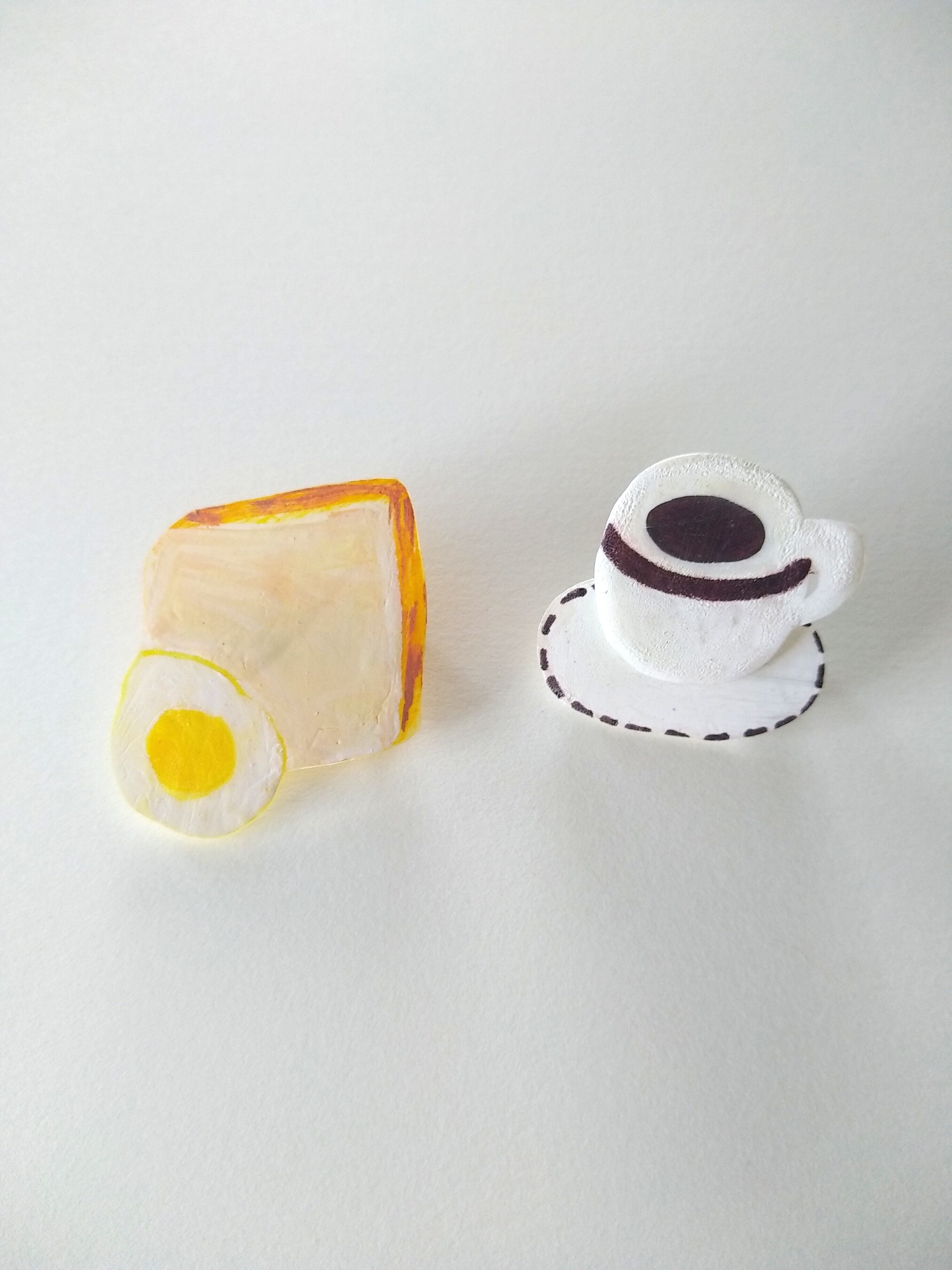 ヘンテコ　ブローチ　「純喫茶の目玉焼きとトースト」