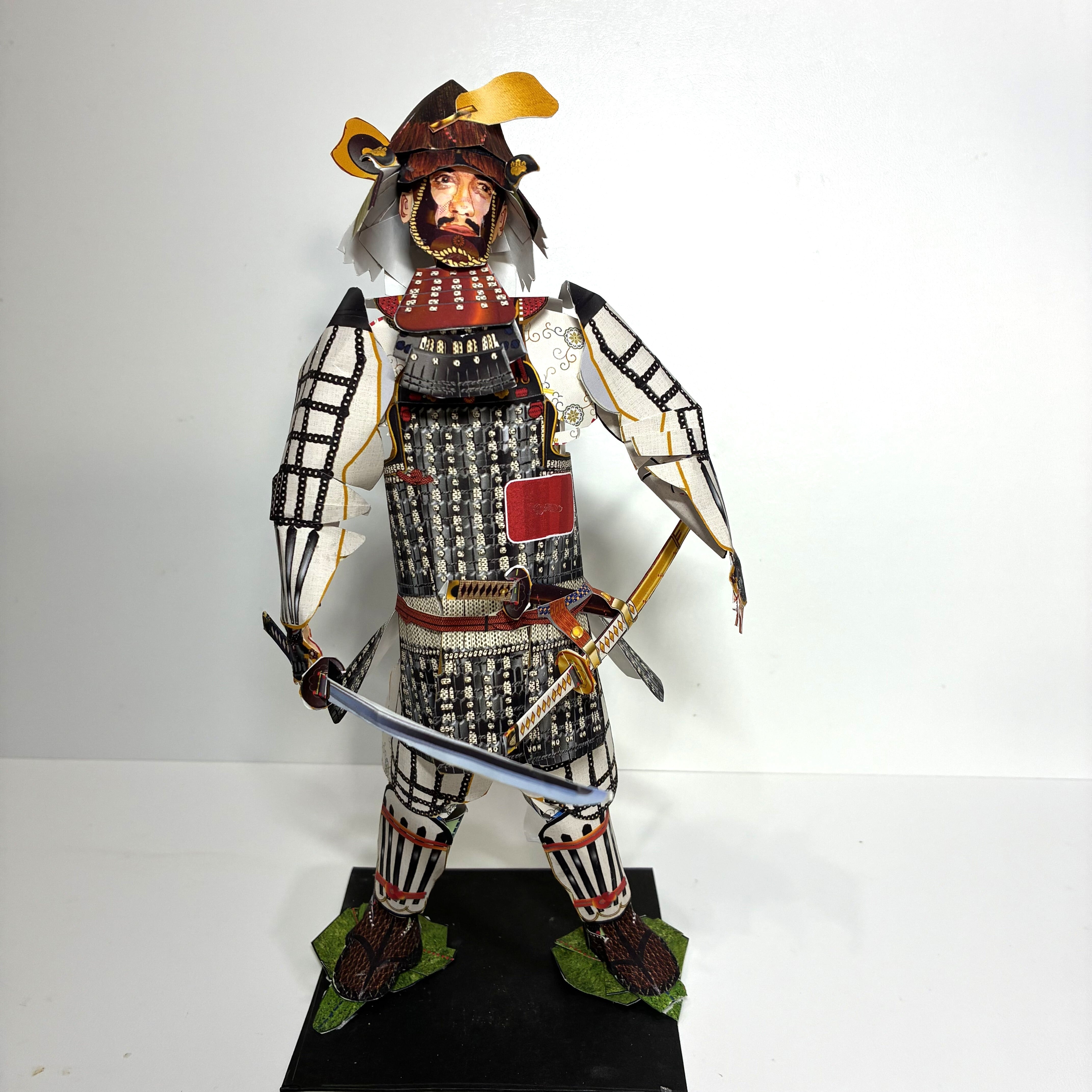 戦国武将シリーズ 1/7スケール 戦国武将×甲冑シリーズ NO.2 「豊臣秀吉」銀伊予札白糸威
