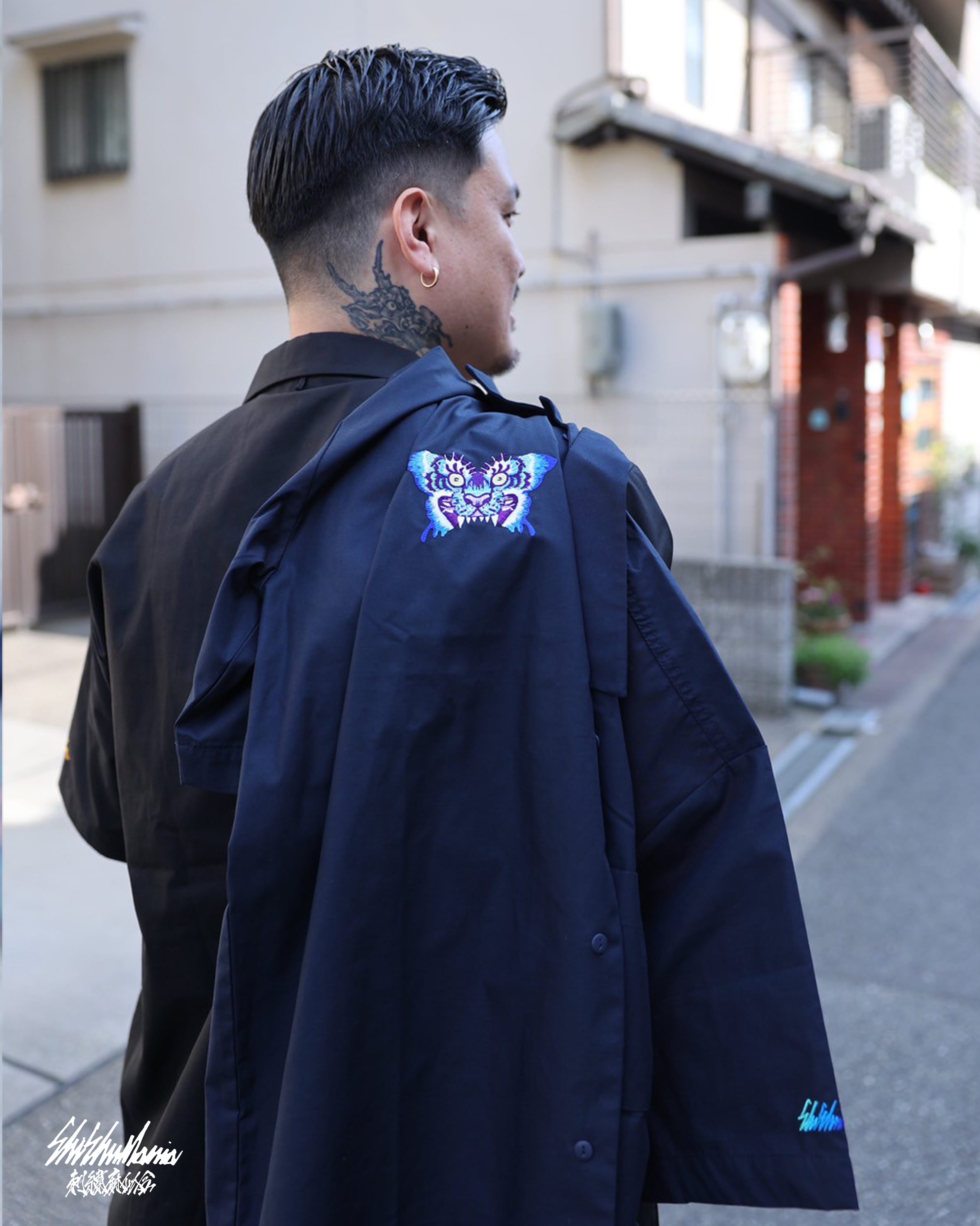 オーロラカラー蛾虎刺繍オープンカラーシャツ | SHISHUMANIA ONLINE STORE