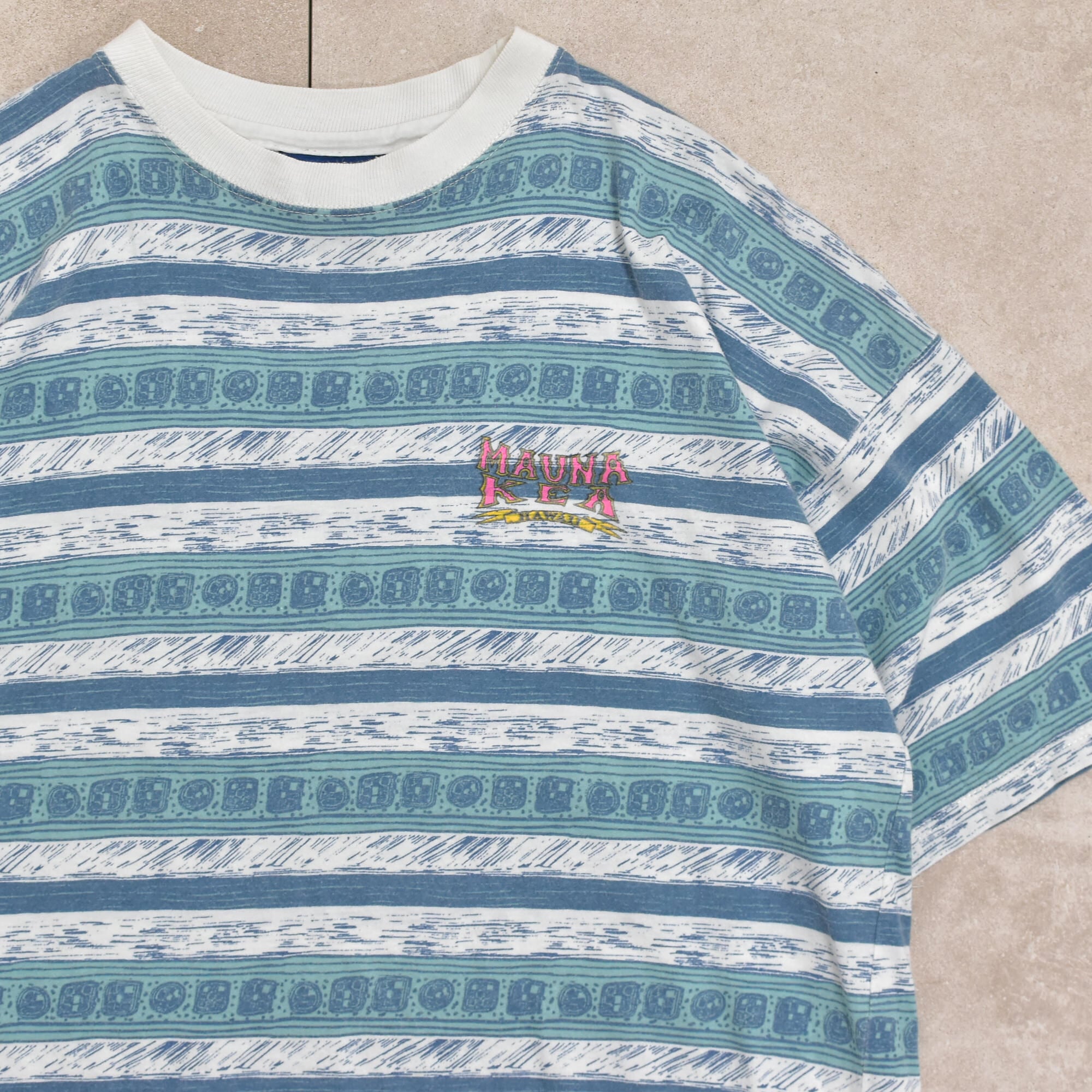 90s Italy MAUNA KEA border pattern T-shirt