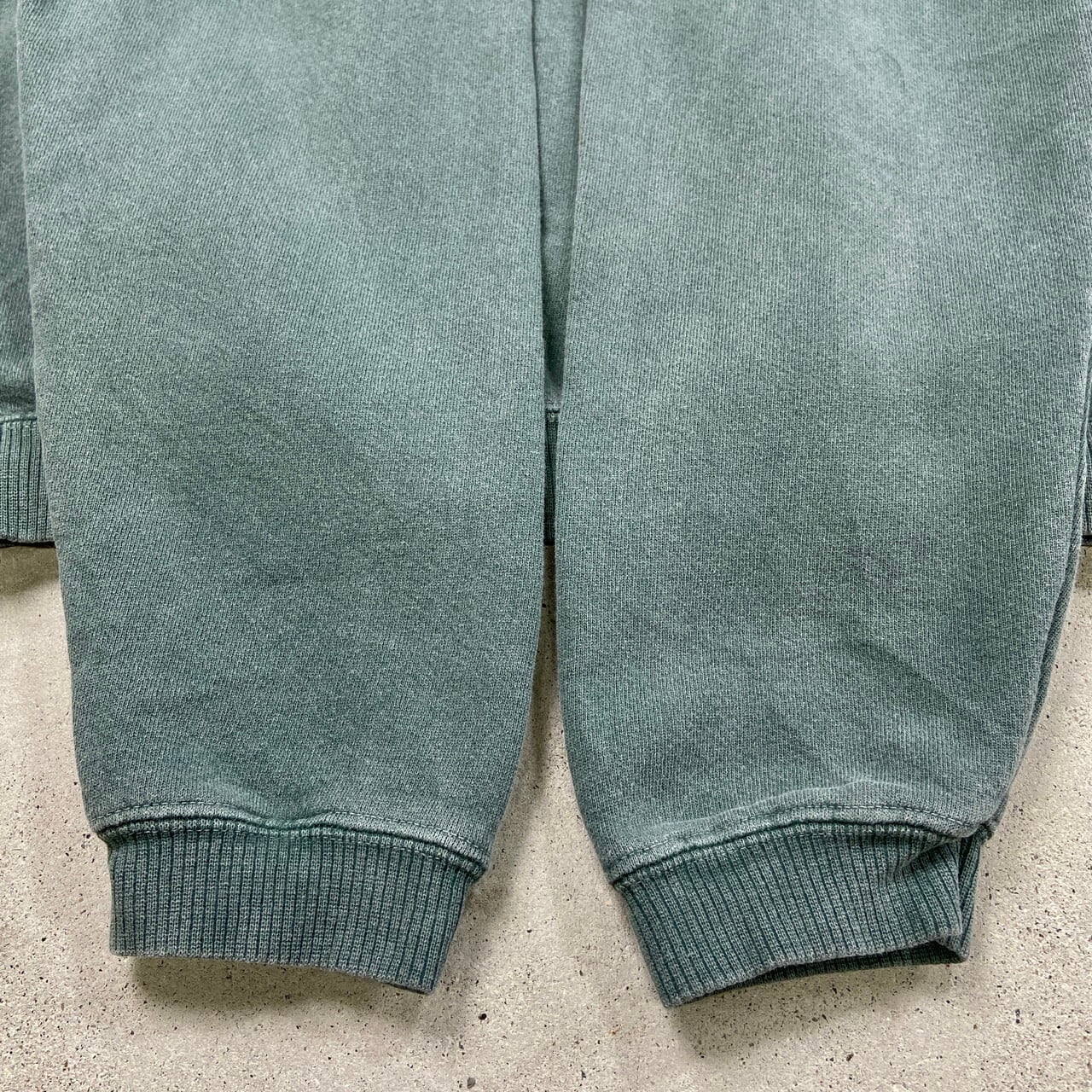 90年代 AUHENTIC PIGMENT ワンポイント刺繍 ハーフジップ スウェット