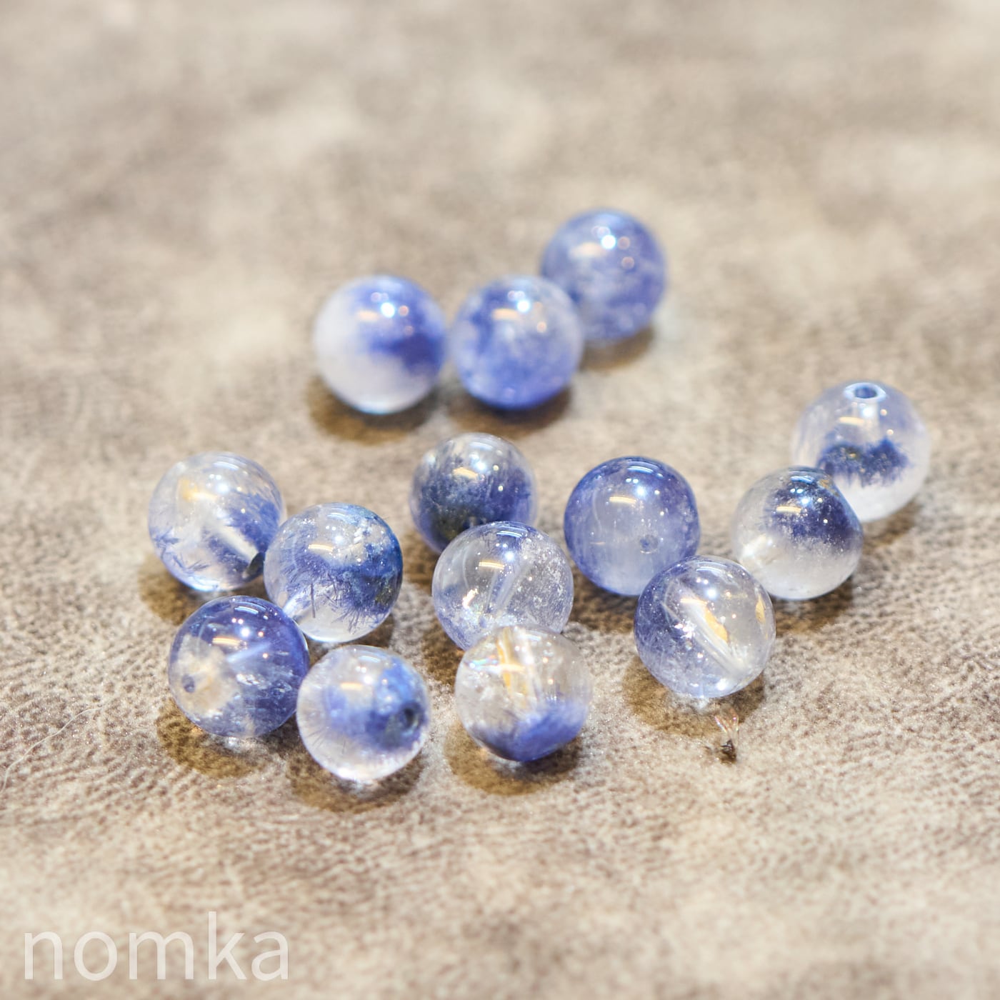 【水晶に咲く青い花】ブラジル産 デュモルチェライトインクオーツ(高品質) 10mm玉 ビーズ/一粒売り