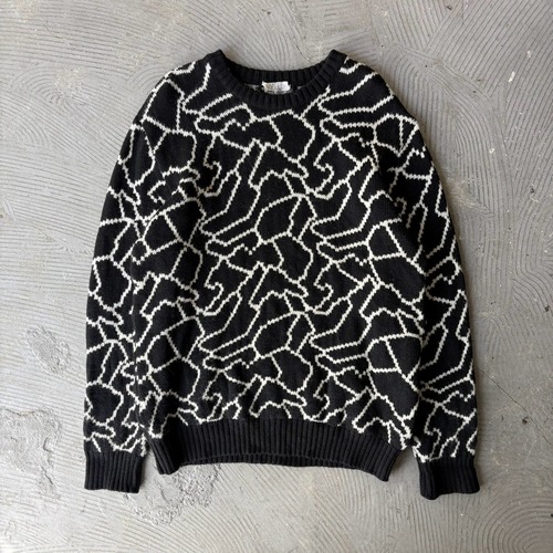 Graphic pattern knitted sweater