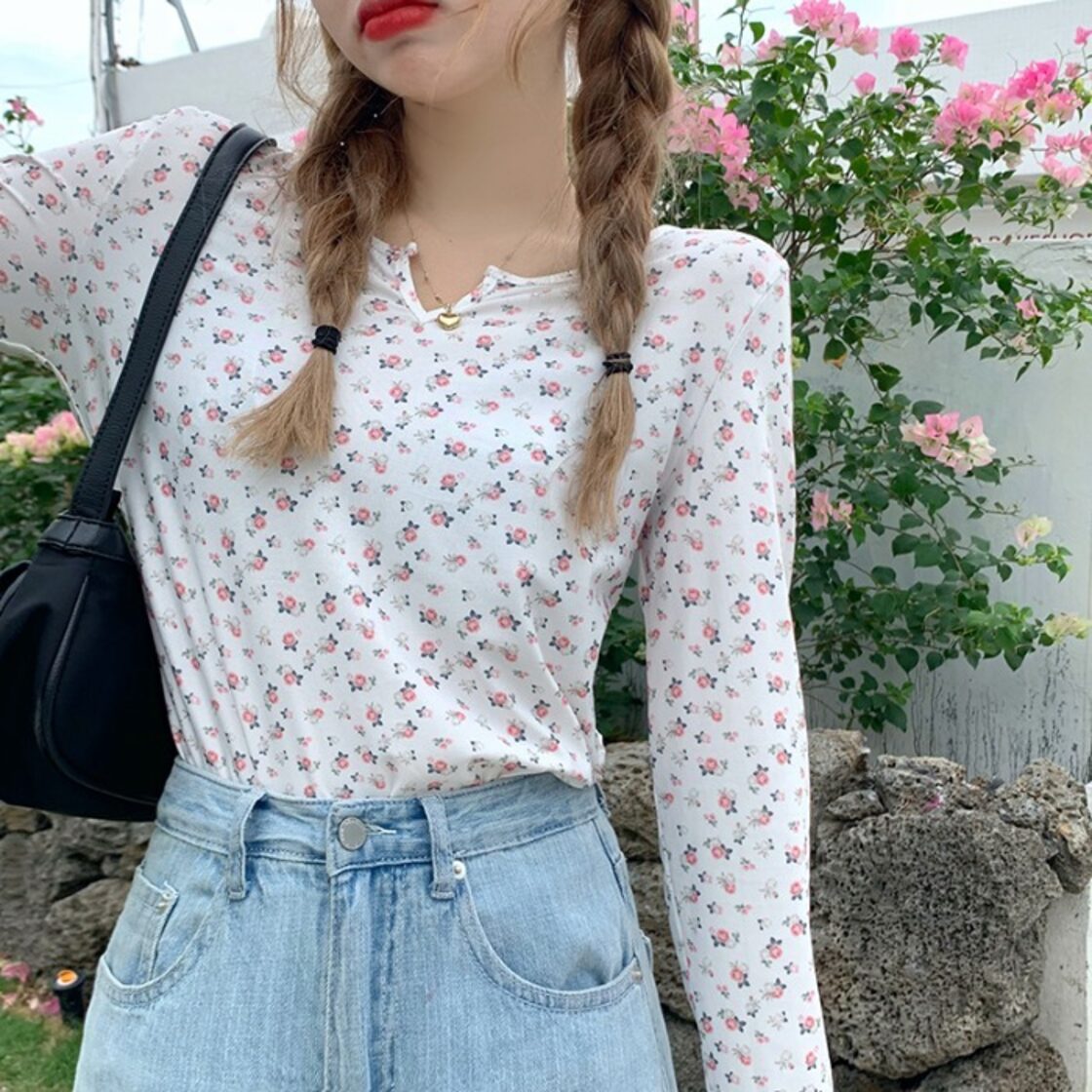 秋物レディース韓国ファッションスタイルフローラルカジュアルTシャツ 