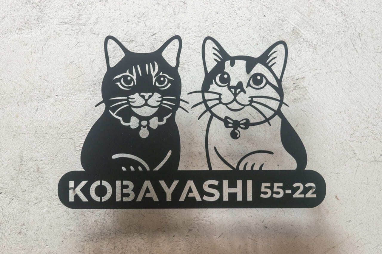 フルオーダー事例】愛猫の写真で作る猫の表札 | 大円商店 オーダー