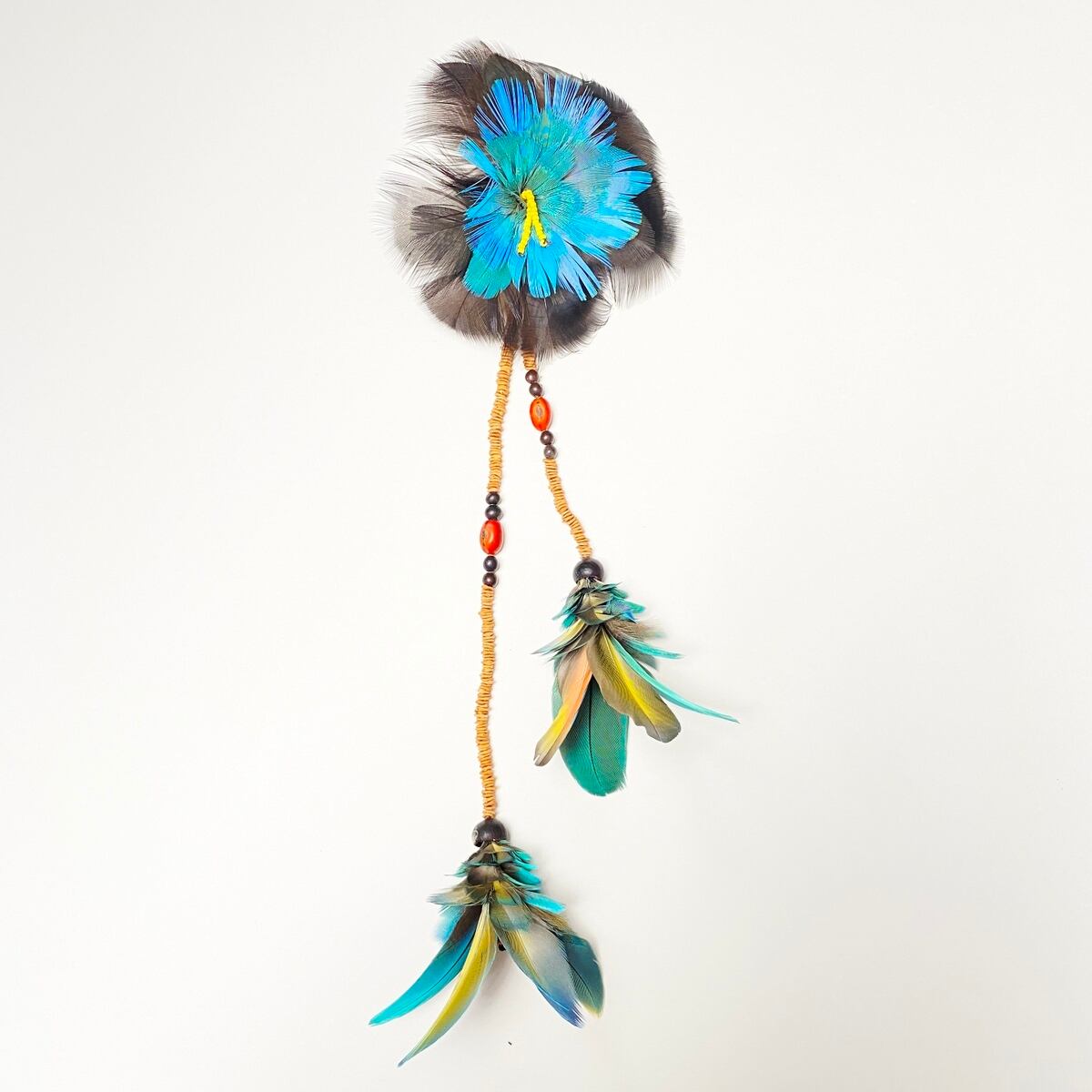 ブラジル先住民族 カンビワ族 羽根 アクセサリー ピアス（片耳