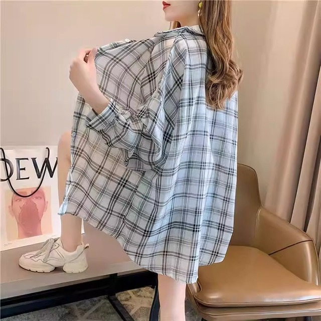 レディース トップス シャツ ブラウス 羽織 前開き ロング 丈長 長袖 襟付き 角襟 フェミニン ボタン かわいい 大人可愛い きれいめ シンプル カジュアル 上品 おしゃれ レトロ こなれ感 ガーリー モダン 抜け感 ラブリー キュート ベーシック チェック 春 夏 秋 10代 20代 30代 学生 学校 通学 デート お出かけ お泊まり 女子会 休日 高原 ガーデン ショッピング カフェ 重ね着 普段使い 着回し レイヤード S M L XL ゆったり ホワイト ピンク オレンジ ブルー グリーン