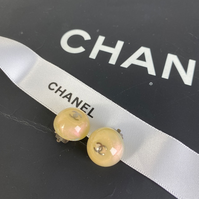 CHANEL シャネル ココマーク ピアス/イヤリング ホワイト A-6138