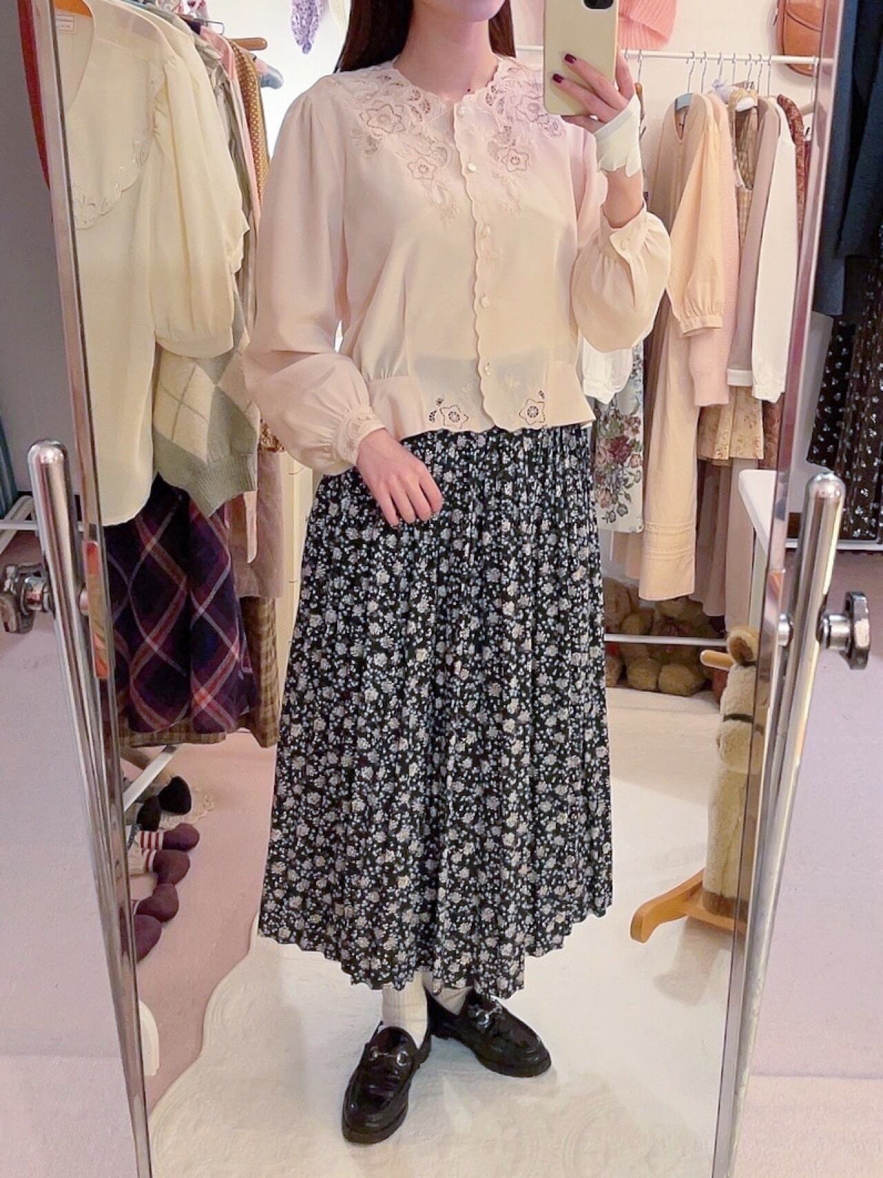 white mini flower pleats skirt