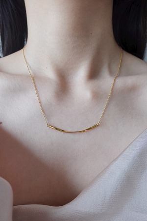 twist bar necklace