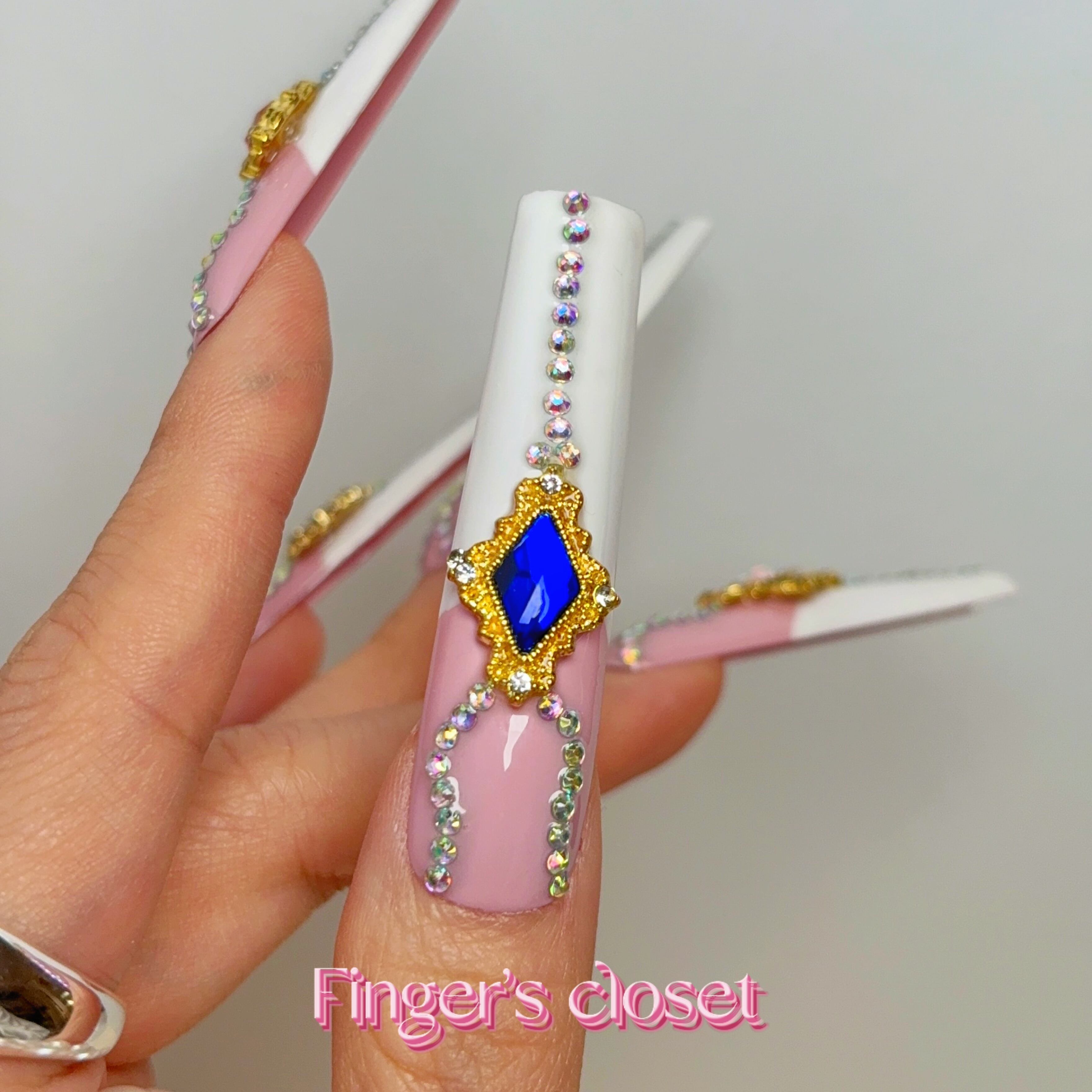 セーラームーン風ジュエリーネイルチップ ホワイト×ピンクベース