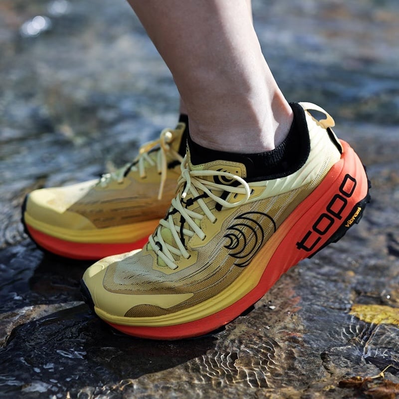 Topo Athletic（トポ アスレチック）VISTA （ビスタ）Yellow/Orange