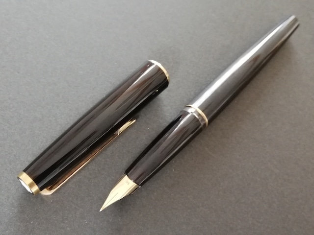 '70s　モンブラン ３２０　MONTBLANC 320　（極細字）　14K　　　　　02012