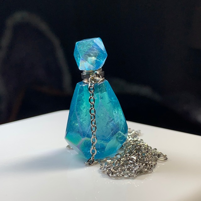 18.美しいブルー☆アクアオーラクォーツ・香水瓶
