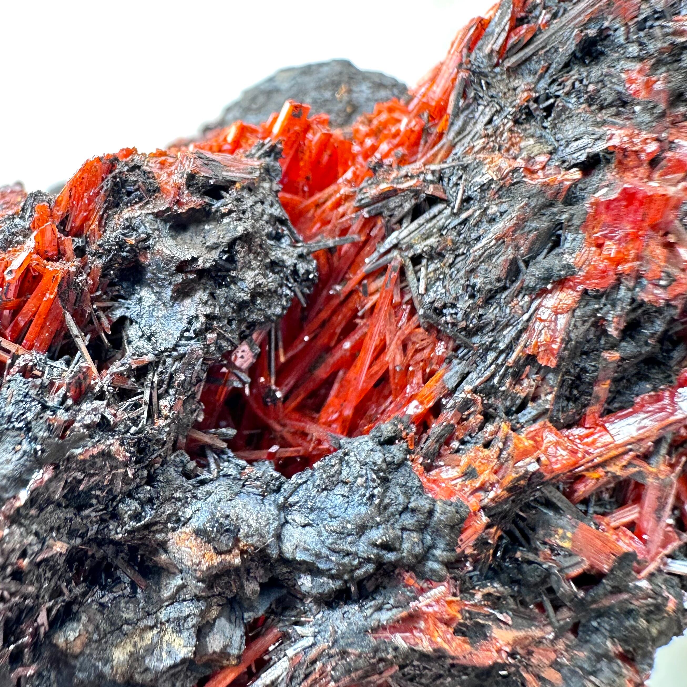 クロコアイト【Crocoite】オーストラリア産 | PEANUTS MINERALS