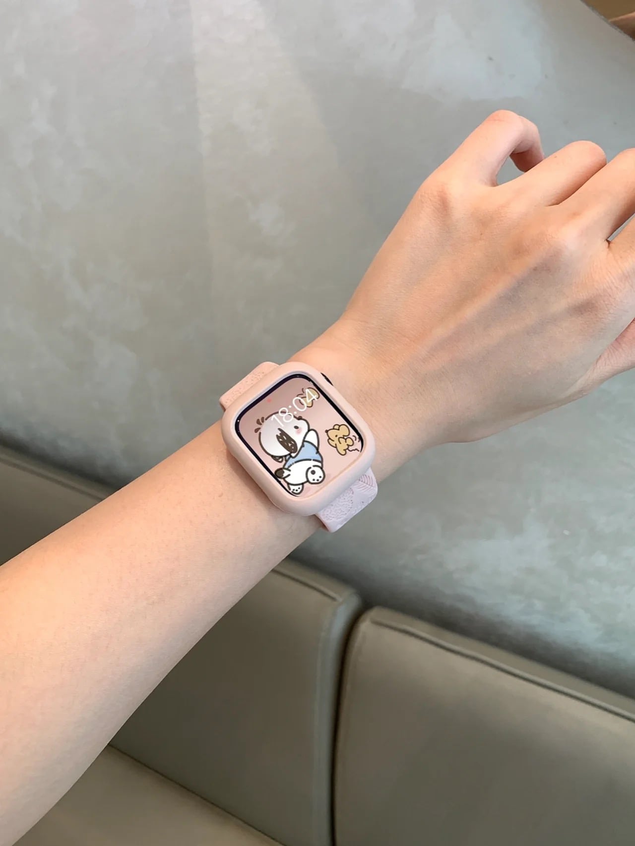 Apple Watch8/7/SEバンド 彫刻風 植物柄 腕時計ベルト シリコン アップルウォッチ8ベルト お洒落 美しい 美的センスUP！  jpcasecase 携帯ケース 通販