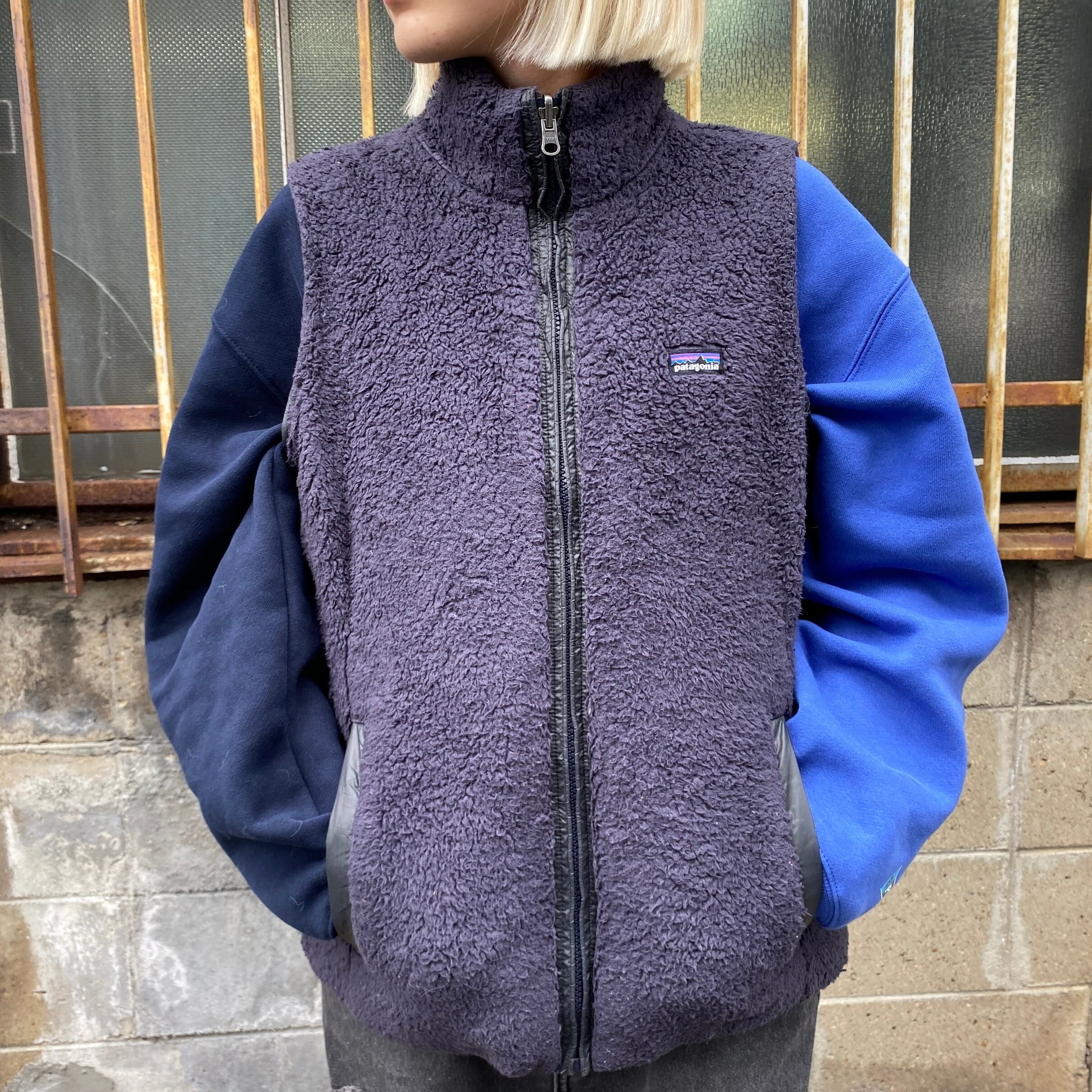 patagonia フリースベスト　紫