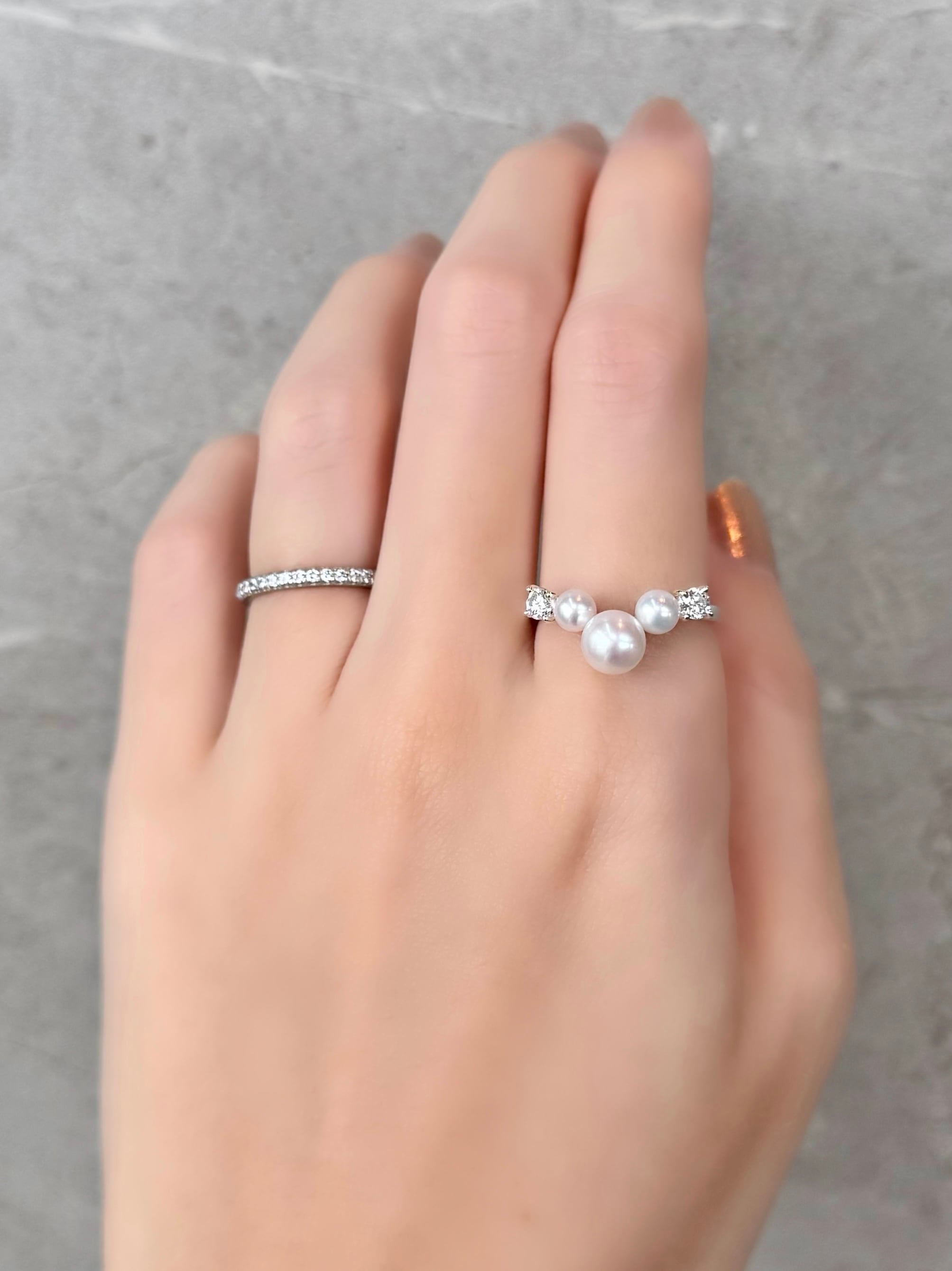 Softly V Pearl Ring | MARUN JEWELRY