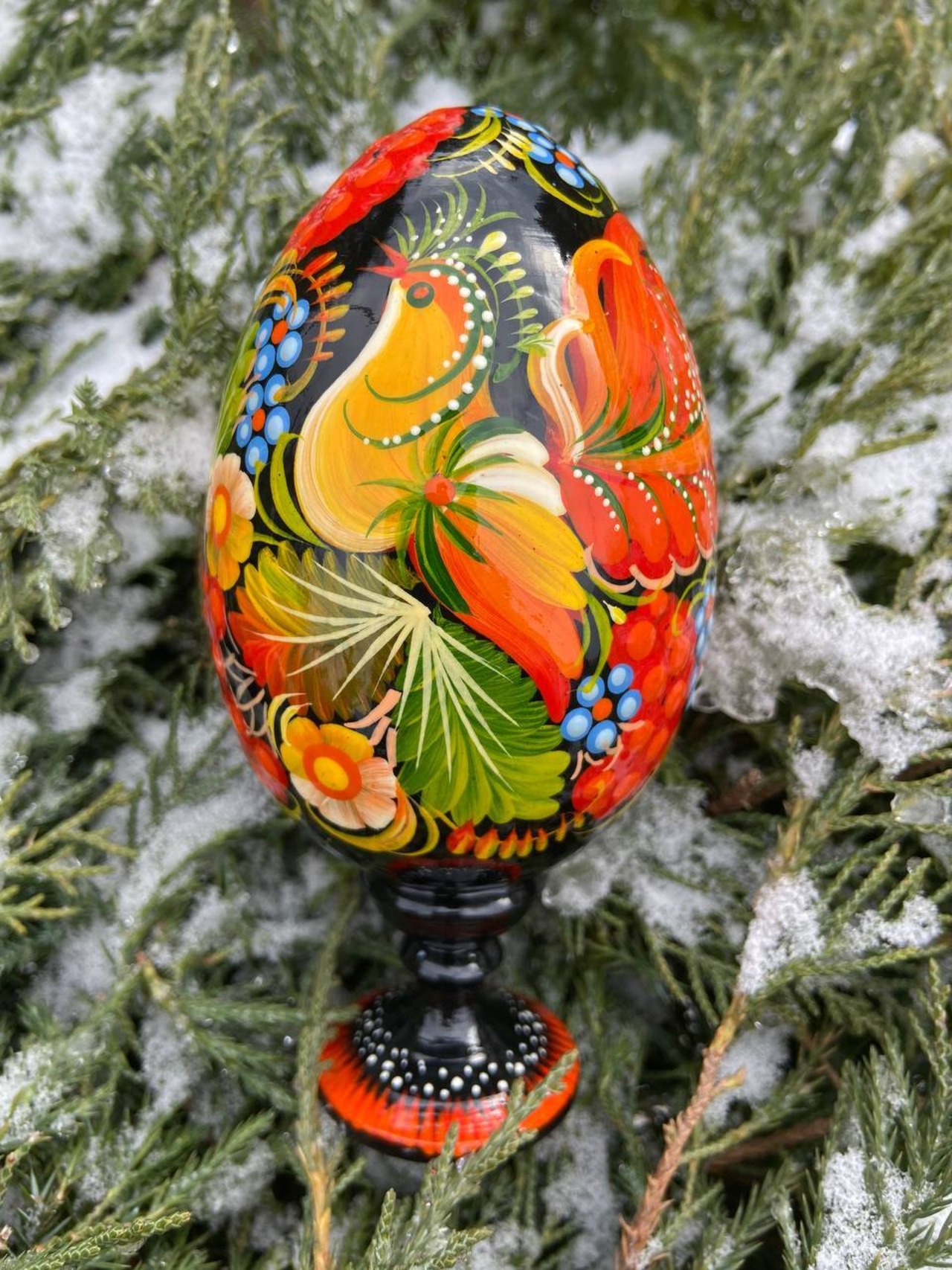 ペトリキウカ塗り　木製プィサンカ・スタンド付きイースター・エッグ（クープッカ作） - 1