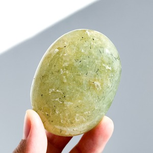 プレナイト パームストーン51◇ Prehnite ◇天然石・鉱物・パワーストーン